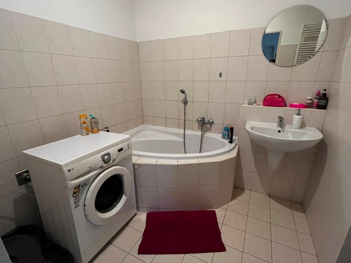 Monfas Apartment Garden City Praag Buitenkant foto