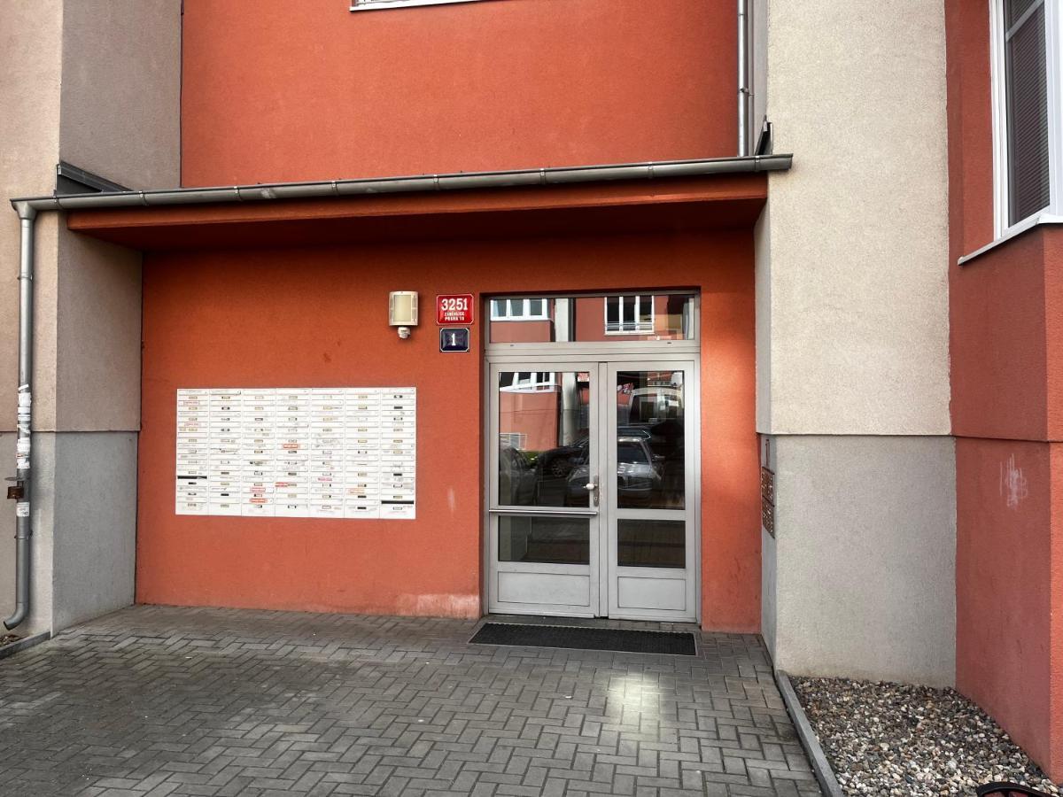 Monfas Apartment Garden City Praag Buitenkant foto