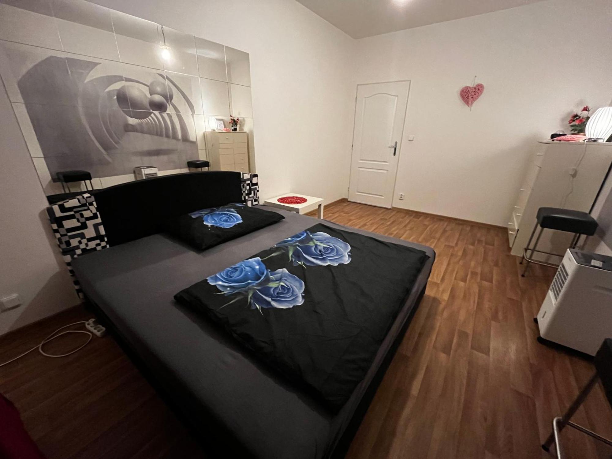 Monfas Apartment Garden City Praag Buitenkant foto
